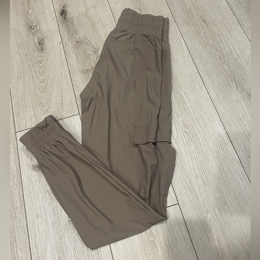 Balance Athletica (now Vitality) Women’s Swift Cargo Jogger in color ‘Stone’